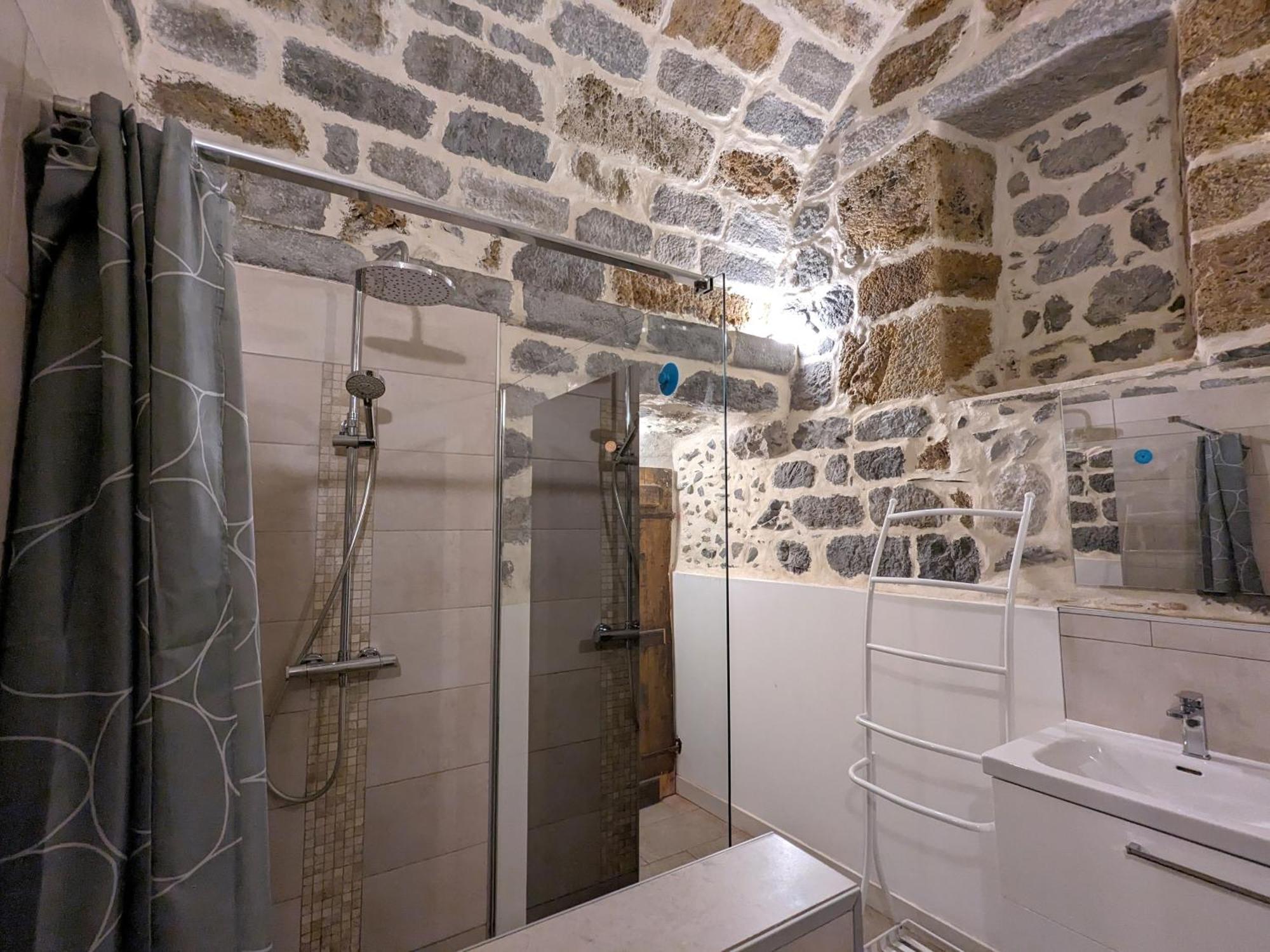 Xiiieme Siecle - 3 Etoiles - Wifi - Salle De Sport *